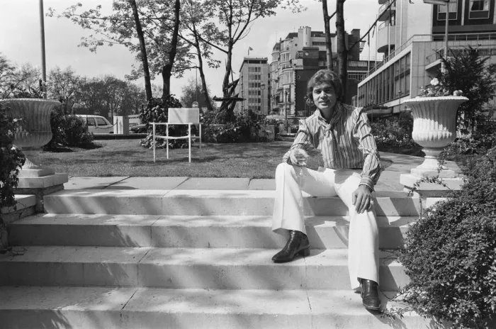Framed Print : Pop singer Englebert Humperdinck at the Inn on the Park hotel minus his sideburns