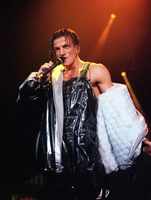 Framed Print : Pop star Peter Andre on stage at Concert Hall in Glasgow circa 1997