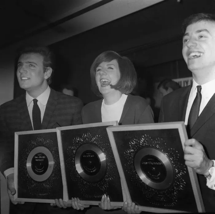 Framed Print : Pop stars Cilla Black, Billy J Kramer, and Gerry Marsdenof Gerry Framed Print : Pop stars Cilla Black, Billy J Kramer, and Gerry Marsdenof Gerry