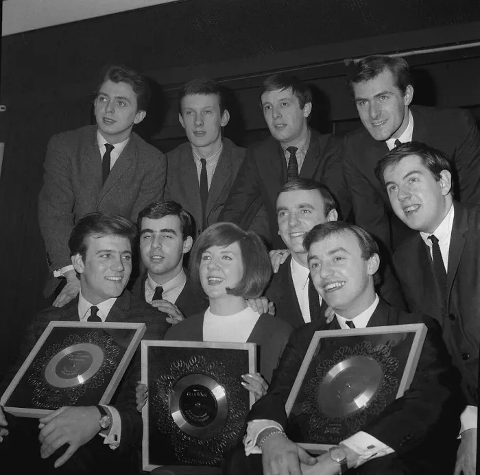 Framed Print : Pop stars Cilla Black, Billy J Kramer, and Gerry of Gerry