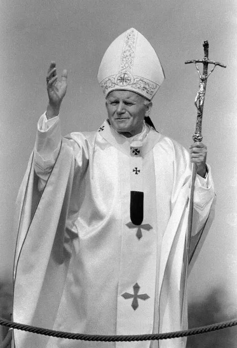 Framed Print : Pope John Paul II at Cardiff airport on his visit to Wales Framed Print : Pope John Paul II at Cardiff airport on his visit to Wales