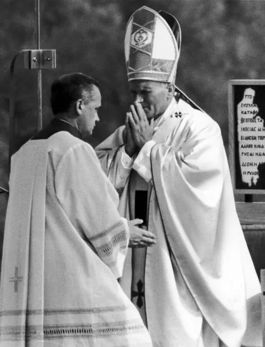 Framed Print : Pope John Paul II Mass at Heaton Park, Manchester, Monday 31st May 1982 Framed Print : Pope John Paul II Mass at Heaton Park, Manchester, Monday 31st May 1982