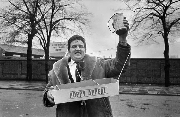 Poppy seller Joe McGarry. November 1969 Z10812-002