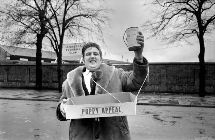 Framed Print : Poppy seller Joe McGarry. November 1969 Z10812 Framed Print : Poppy seller Joe McGarry. November 1969 Z10812