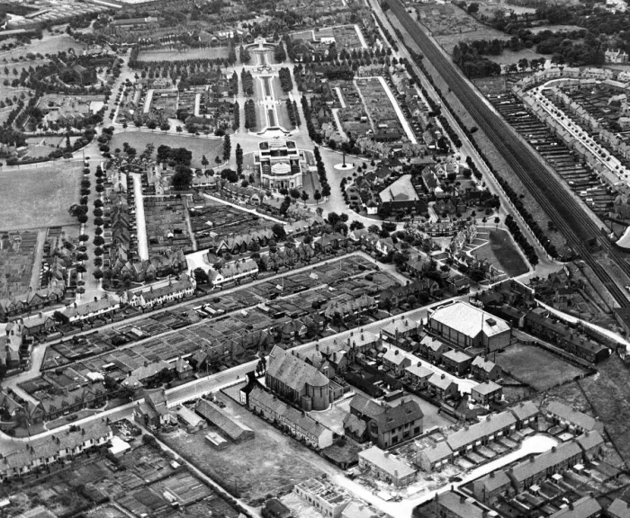 Framed Print : Port Sunlight, Cheshire. Factories can be seen in the background. 10th August 1937 Framed Print : Port Sunlight, Cheshire. Factories can be seen in the background. 10th August 1937