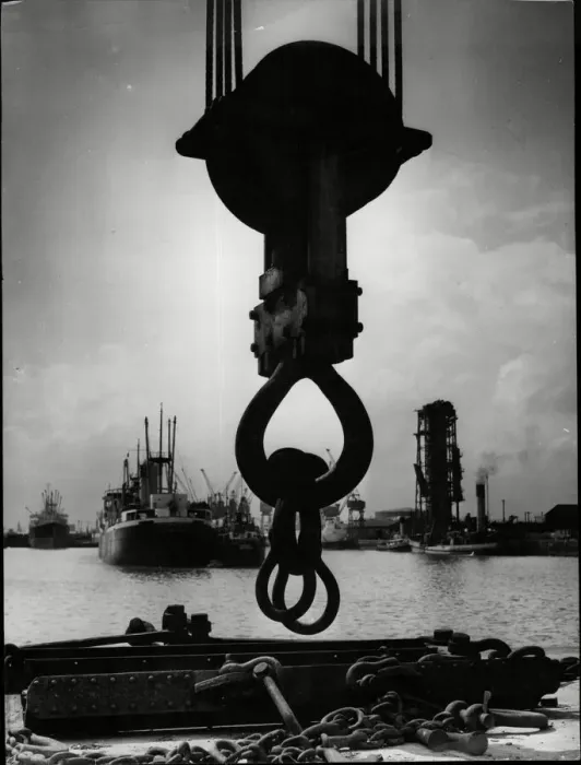 Framed Print : Portrait of Power - Massive pulley block of one of Alexandra Dock Framed Print : Portrait of Power - Massive pulley block of one of Alexandra Dock