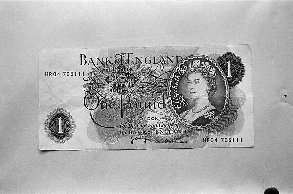 A one pound note. 5th January 1978