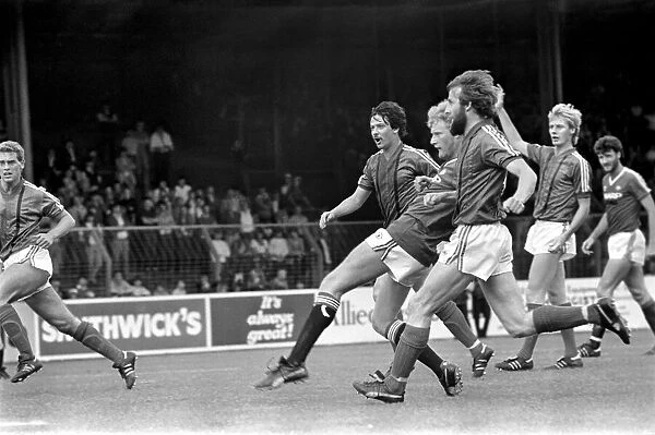 Pre Season Friendly. Glentoran v Manchester United. August 1982 MF08-19-009