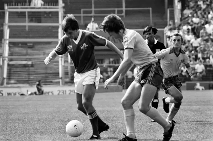 Framed Print : Pre-season friendly-Millwall v. Chelsea. August 1980 LF04-01-002 Framed Print : Pre-season friendly-Millwall v. Chelsea. August 1980 LF04-01-002
