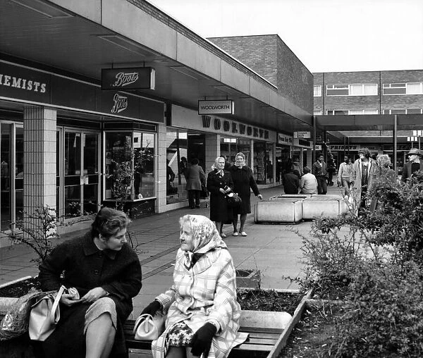 The precinct at Chelmsley Wood Shopping Centre. 1st May 1981