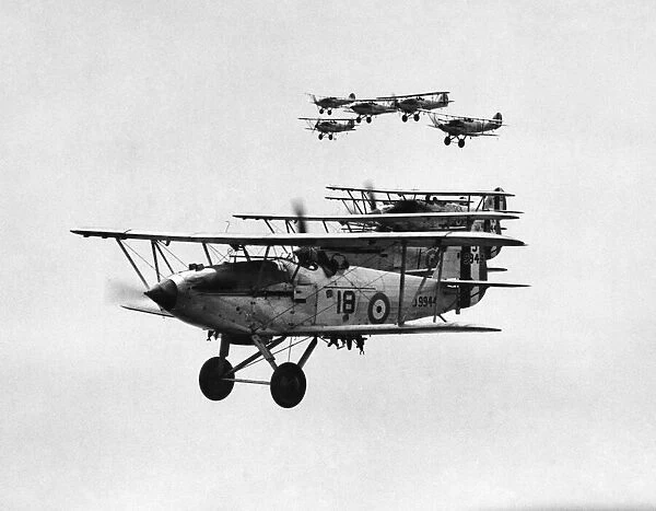 Precision flying demonstrated by Hawker Harts of 18 Squadron of the RAF 25th June 1933