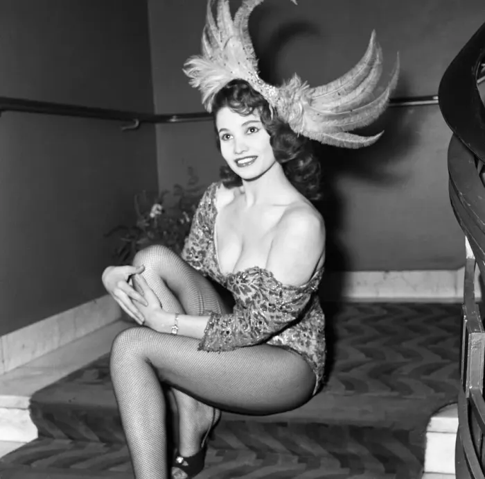 Framed Print : Premiere of Cowboy at Odeon Leicester Square. Actress Yvonne Buckingham, aged 19