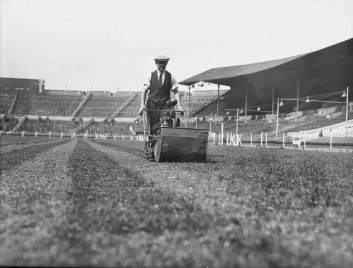 Framed Print : Preparations for the FA Cup Final between Manchester City