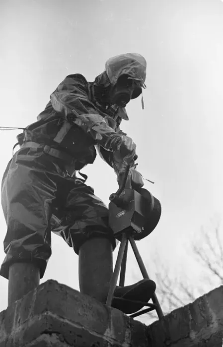 Framed Print : Preparations for war. ARP warden operates the air raid siren during a civil defence gas Framed Print : Preparations for war. ARP warden operates the air raid siren during a civil defence gas