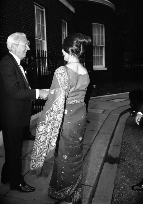 Framed Print : President Ali Bhutto July 1973 Prime minister Edward Heath welcomes Pakistan