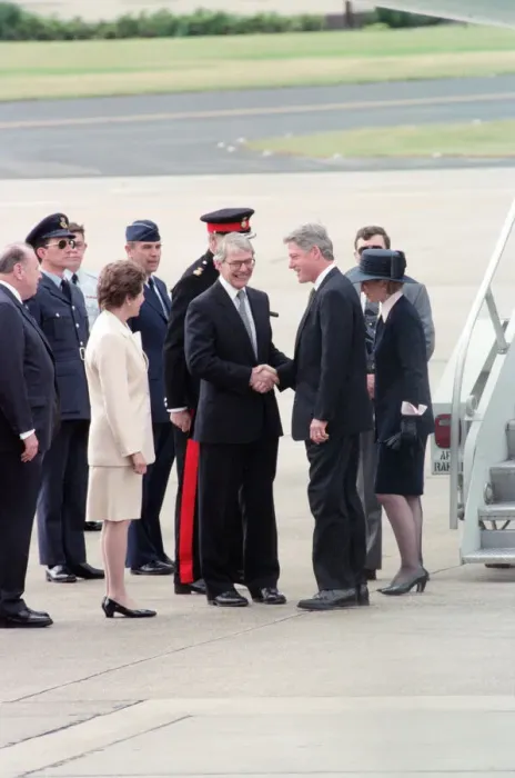 Framed Print : US President Bill Clinton is met at RAF Mildenhall, Suffolk
