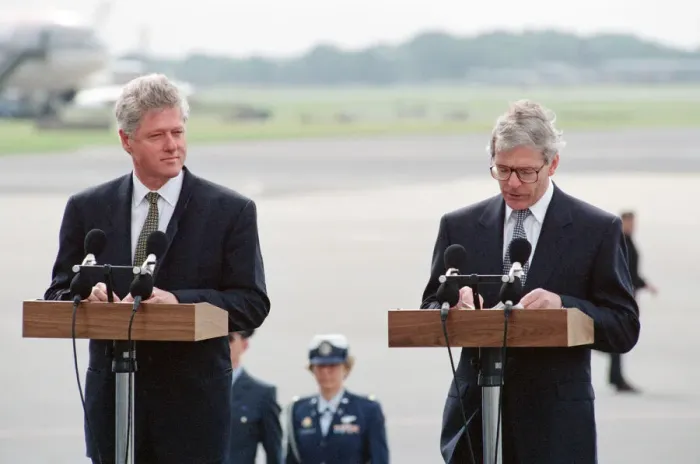 Framed Print : US President Bill Clinton is met at RAF Mildenhall, Suffolk