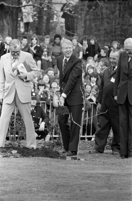 Framed Print : President Jimmy Carter on his walkabout in Newcastle and Washington, Tyne and Wear