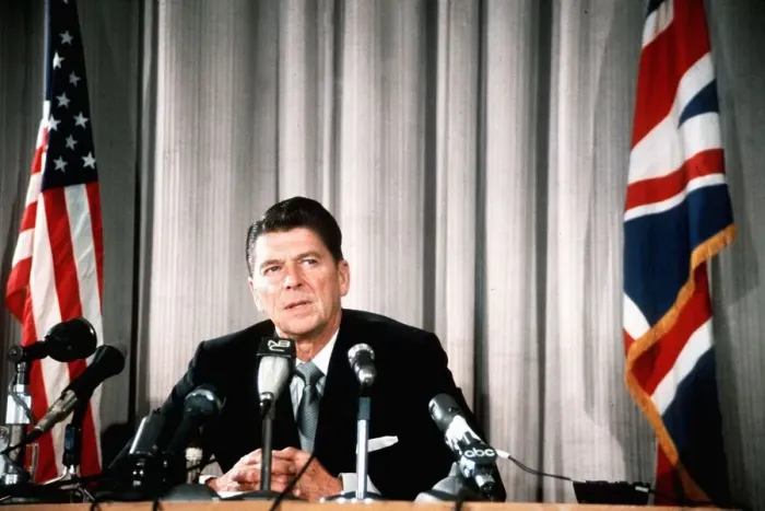 Framed Print : US President Ronald Reagan, pictured at press conference Circa 1985 Framed Print : US President Ronald Reagan, pictured at press conference Circa 1985