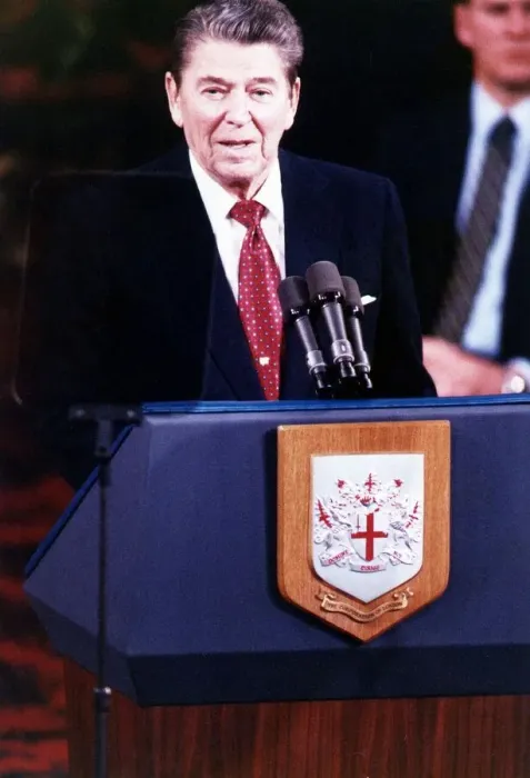Framed Print : President Ronald Regan visit to England June 1988 Speaking at Guild Hall London Framed Print : President Ronald Regan visit to England June 1988 Speaking at Guild Hall London