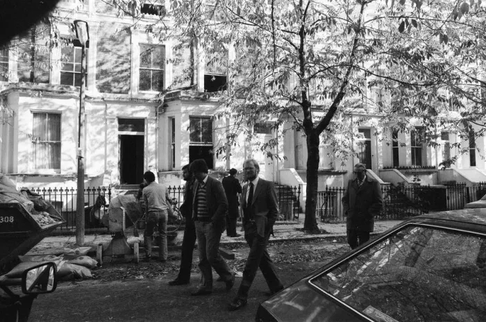 Framed Print : Press outside flat in Abingdon Road, Kensington, London, where Koo Stark, Actress