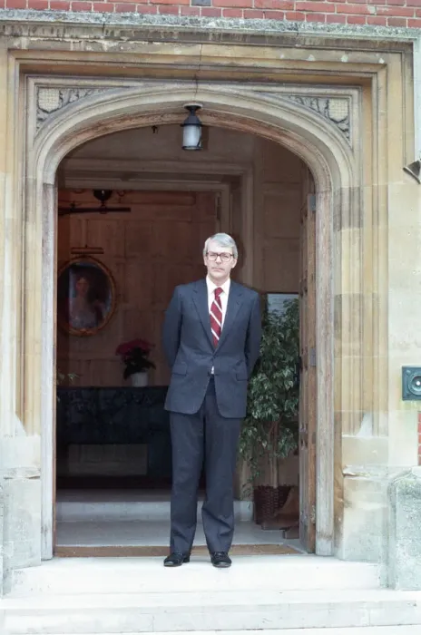 Framed Print : Prime Minister John Major speaking at Chequers. February 1991 Framed Print : Prime Minister John Major speaking at Chequers. February 1991