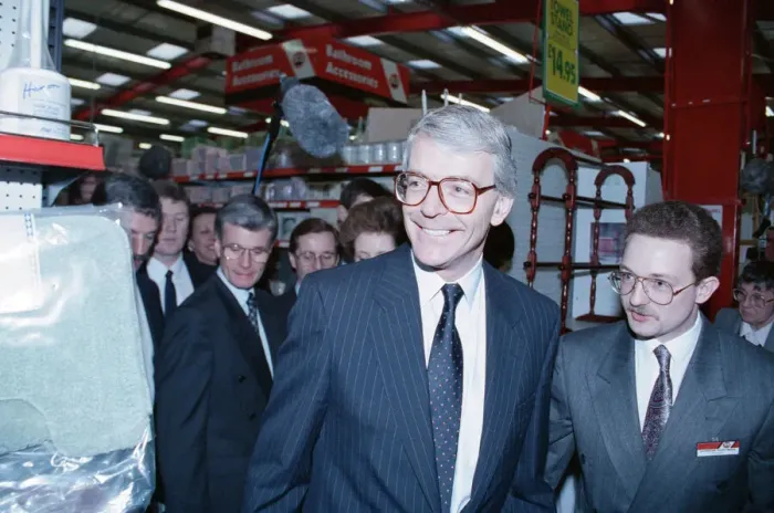 Framed Print : Prime Minister John Major with his wife Norma in a B&Q store Framed Print : Prime Minister John Major with his wife Norma in a B&Q store