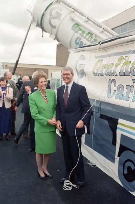 Framed Print : Prime Minister John Major and his wife Norma visiting Grafham Water Processing Plant