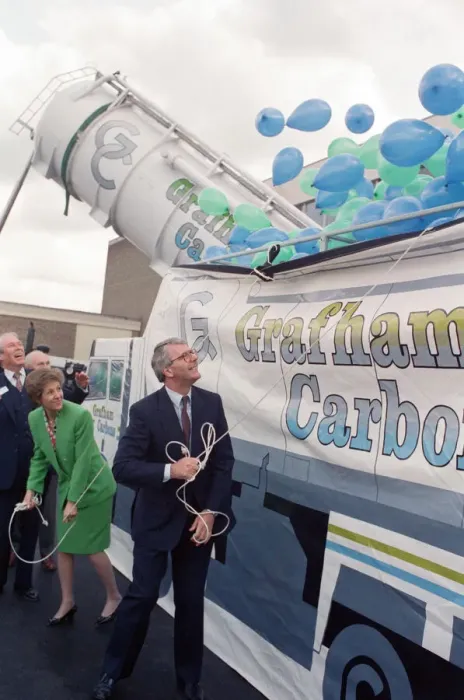 Framed Print : Prime Minister John Major and his wife Norma visiting Grafham Water Processing Plant