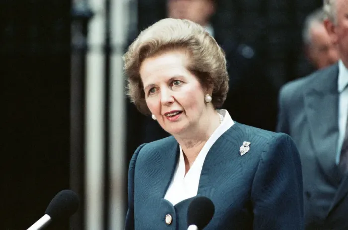 Framed Print : Prime Minister Margaret Thatcher holds a press conference outside 10 Downing Street Framed Print : Prime Minister Margaret Thatcher holds a press conference outside 10 Downing Street