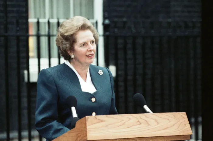 Framed Print : Prime Minister Margaret Thatcher holds a press conference outside 10 Downing Street Framed Print : Prime Minister Margaret Thatcher holds a press conference outside 10 Downing Street