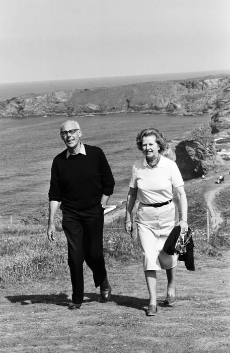 Framed Print : Prime Minister Margaret Thatcher and her husband Denis on holiday at Bedruthan, Cornwall Framed Print : Prime Minister Margaret Thatcher and her husband Denis on holiday at Bedruthan, Cornwall