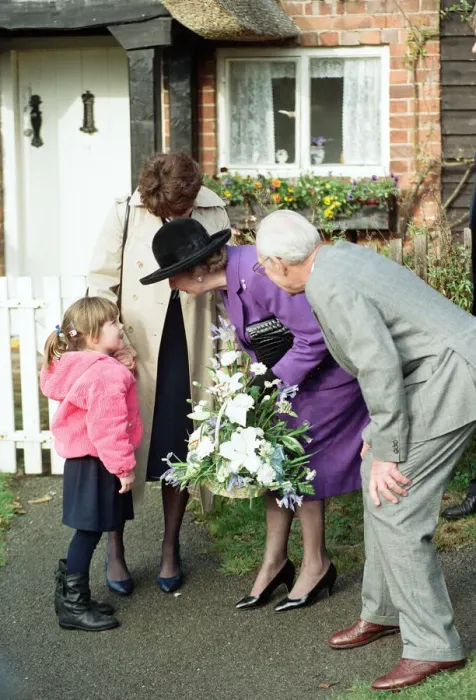 Framed Print : Prime Minister Margaret Thatcher and her husband Denis visit the church near Chequers Framed Print : Prime Minister Margaret Thatcher and her husband Denis visit the church near Chequers