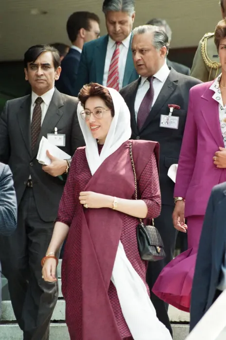 Framed Print : Prime Minister of Pakistan Benazir Bhutto during her visit to London. 6th July 1989 Framed Print : Prime Minister of Pakistan Benazir Bhutto during her visit to London. 6th July 1989
