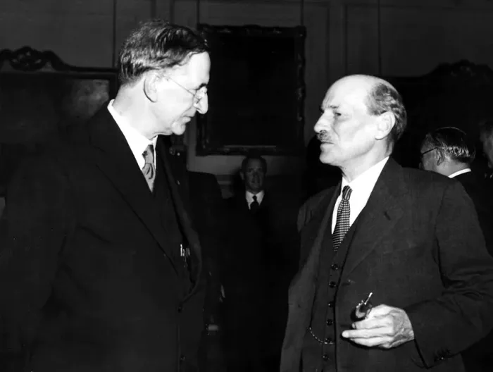Framed Print : Prime Minister of the Republic of Ireland Eamon De Valera talks with British Prime Framed Print : Prime Minister of the Republic of Ireland Eamon De Valera talks with British Prime