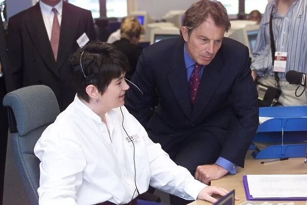 Prime Minister Tony Blair visits Tyneside: Talking to nurse Karen White at