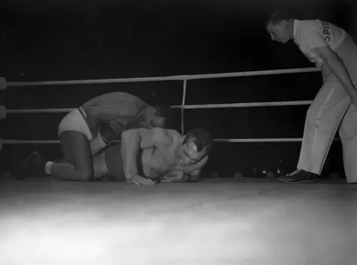 Framed Print : Primo Carnera v Larry Gains, Wrestling match, 23rd October 1951 Framed Print : Primo Carnera v Larry Gains, Wrestling match, 23rd October 1951
