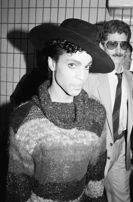Framed Print : Prince, american singer, arrives at London Gatwick Airport Framed Print : Prince, american singer, arrives at London Gatwick Airport