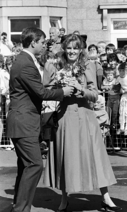 Framed Print : Prince Andrew, Duke of York and Sarah, Duchess of York visit Scotland. 16th August 1986 Framed Print : Prince Andrew, Duke of York and Sarah, Duchess of York visit Scotland. 16th August 1986