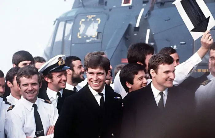 Framed Print : Prince Andrew on HMS Invincible returns home 1982 after Falklands war serivce Framed Print : Prince Andrew on HMS Invincible returns home 1982 after Falklands war serivce