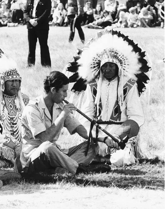 Framed Print : Prince Charles attending a Blackfoot Indian ceremony at Calgary Canada puffs a