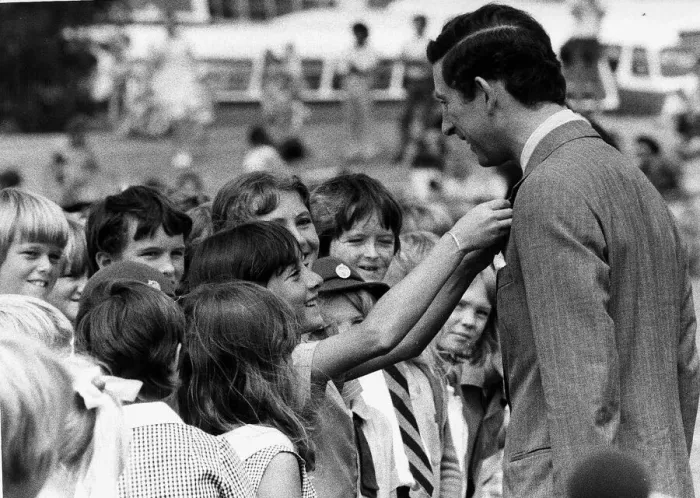 Framed Print : Prince Charles in Australia with children Circa April 1981 Framed Print : Prince Charles in Australia with children Circa April 1981