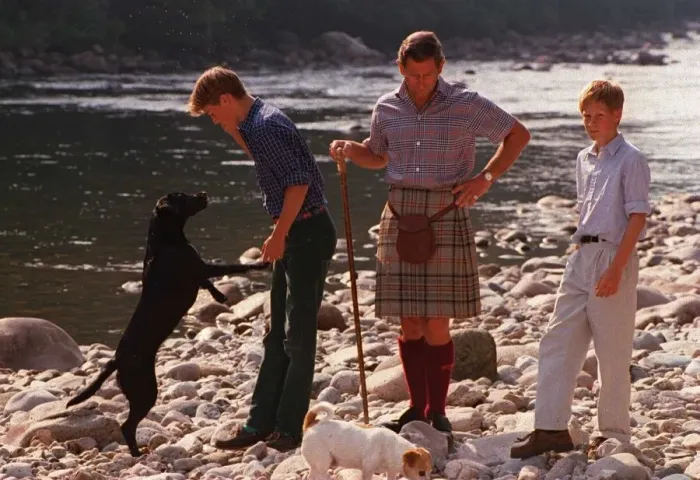 Framed Print : Prince Charles at Balmoral Estate in Scotland with his two sons Prince William (left