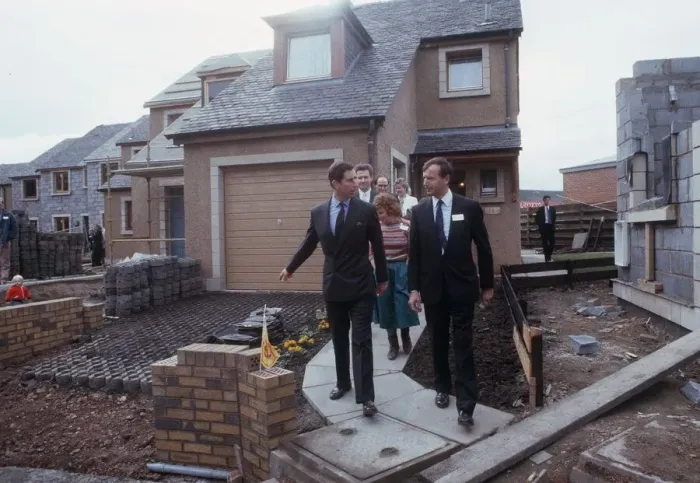 Framed Print : Prince Charles on a building site with new houses on a visit to Scotland Framed Print : Prince Charles on a building site with new houses on a visit to Scotland