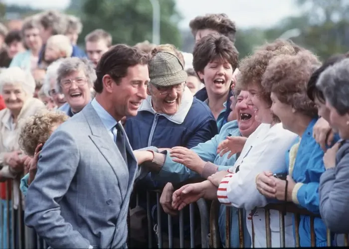 Framed Print : Prince Charles in Easterhouse Scotland meeting locals 1987 Glasgow Framed Print : Prince Charles in Easterhouse Scotland meeting locals 1987 Glasgow