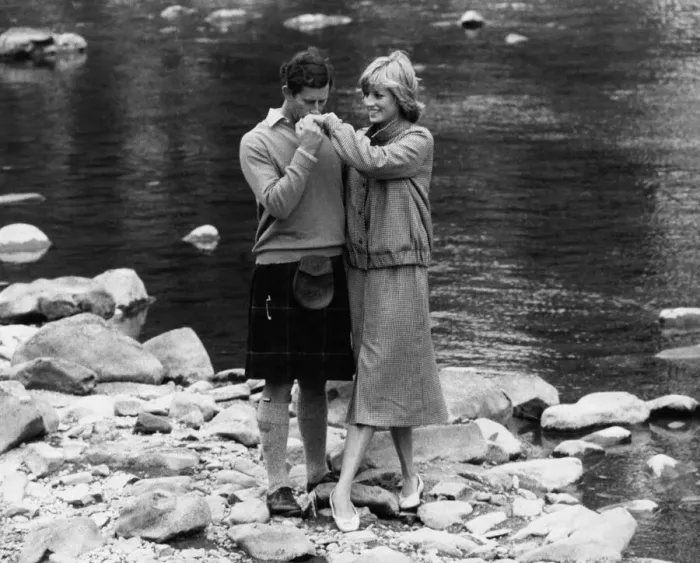 Framed Print : Prince Charles kissing the hand of Princess Diana while on Honeymoon at Balmoral Scotland Framed Print : Prince Charles kissing the hand of Princess Diana while on Honeymoon at Balmoral Scotland
