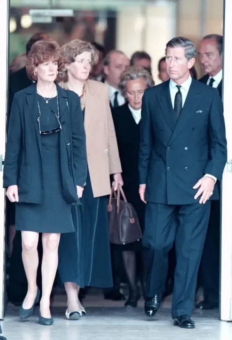 Framed Print : PRINCE CHARLES LEAVES THE HOSPITAL WHERE THE BODY OF HIS WIFE PRINCESS DIANA LAID AFTER