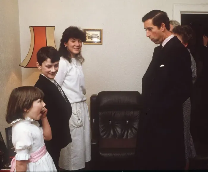 Framed Print : Prince Charles meeting Mechan kids from Govanhill Glasgow November 1985 Framed Print : Prince Charles meeting Mechan kids from Govanhill Glasgow November 1985