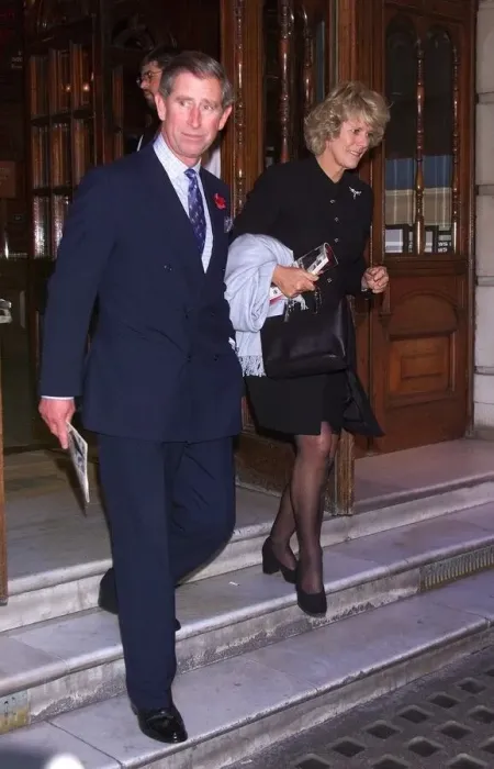 Framed Print : Prince Charles November 1999 and Camilla Parker Bowles leaving the Albery Theatre in Framed Print : Prince Charles November 1999 and Camilla Parker Bowles leaving the Albery Theatre in