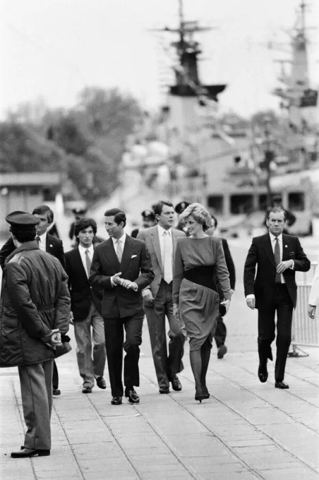 Framed Print : Prince Charles, Prince of Wales and Diana, Princess of Wales visit Italy. May 1985 Framed Print : Prince Charles, Prince of Wales and Diana, Princess of Wales visit Italy. May 1985